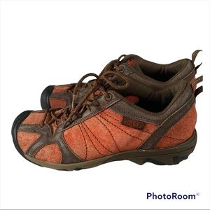 Keen women’s hiking work shoes brown and orange lace up size 9.5 outdoor shoes